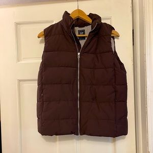 Puffer Vest in eggplant